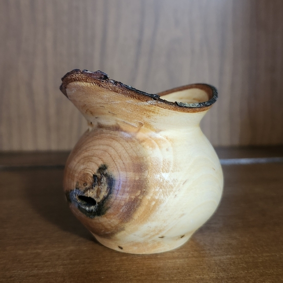 Hand-turned bowl/dish - Picture 1 of 5